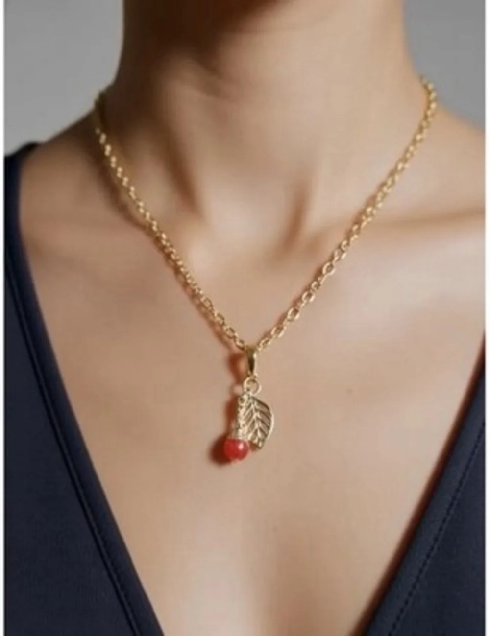 Kisstletoe vintage gold
